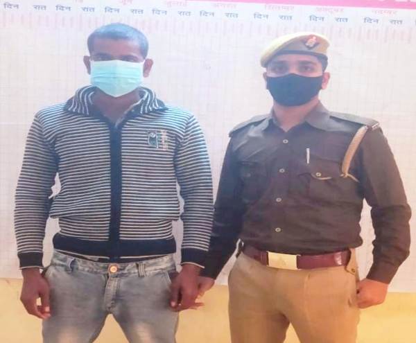 पत्नी को आत्महत्या के लिये उकसाने का आरोपी पति गिरफ्तार