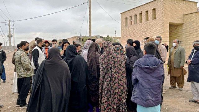 अफगानिस्तान से हजारों लोग शरण की तलाश में ईरान आ रहे