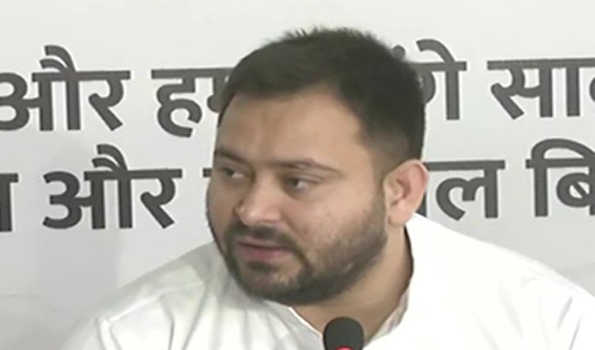 पूर्व जिला पार्षद हत्या मामले में इस्तीफा दे मंत्री लेसी सिंह : तेजस्वी