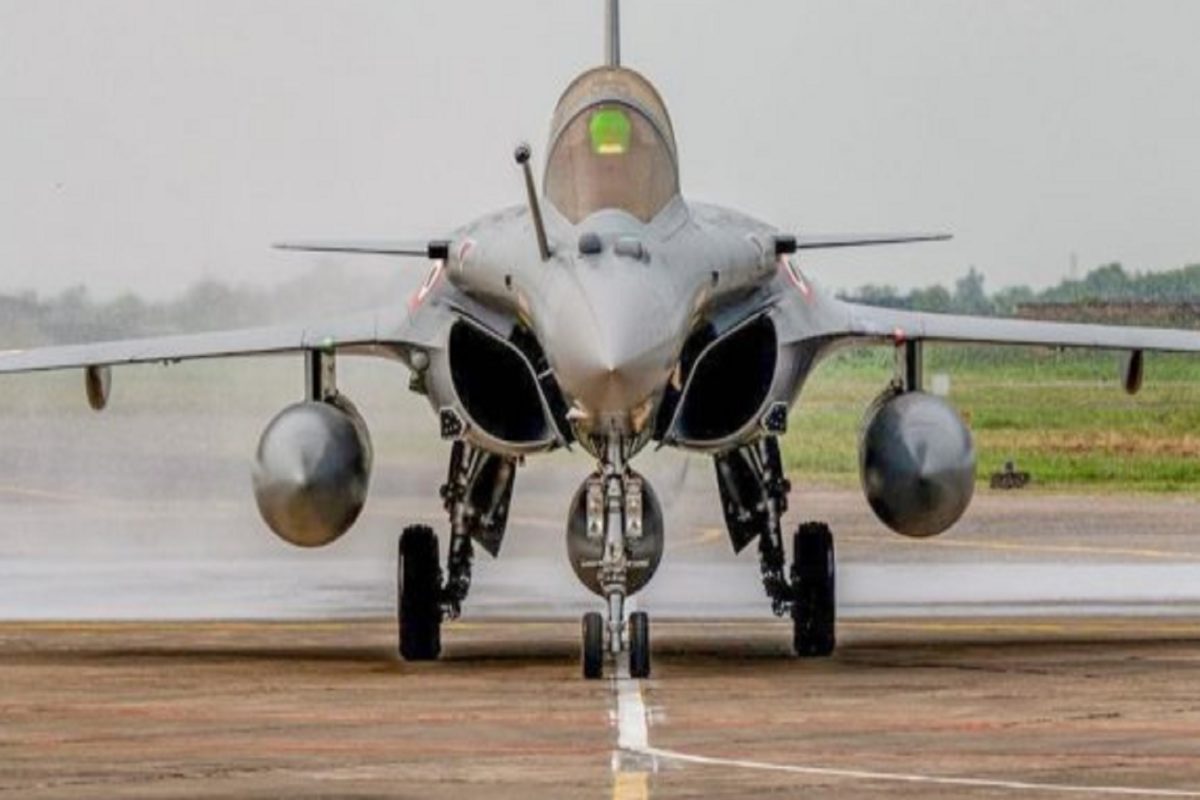 पूर्वांचल एक्सप्रेस वे पर हुई लड़ाकू विमानों की लैंडिंग रिहर्सल