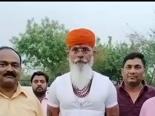 रक्त स्वाभिमान सम्मेलन से पहले करणी सेना अध्यक्ष की मन्नत