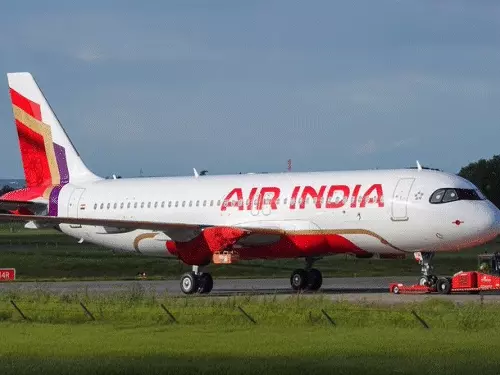 एअर इंडिया मोबाइल एप का नया इंटरफेस, जिसमें टिकट बुकिंग और फ्लाइट अपडेट से जुड़े फीचर्स दिख रहे हैं।
