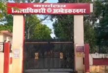 अंबेडकरनगर के फुलवरिया टोल प्लाजा पर टोल विवाद का सांकेतिक दृश्य।