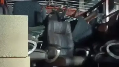 ऑफिस पर बुलडोजर कार्रवाई के विरोध में बयान देते टीएमसी सांसद अभिषेक बनर्जी।