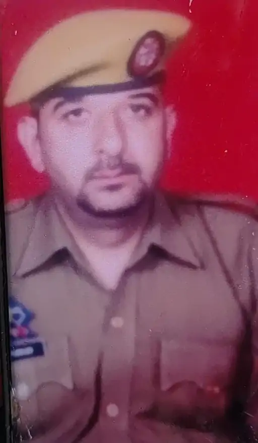 अनंतनाग में आतंकी हमले के बाद लाल चौक इलाके में तैनात सुरक्षा बल।