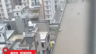 रायगढ़ में बाढ़ के दौरान पातालगंगा नदी में बहते एलपीजी गैस सिलेंडर और बारिश से प्रभावित क्षेत्र।