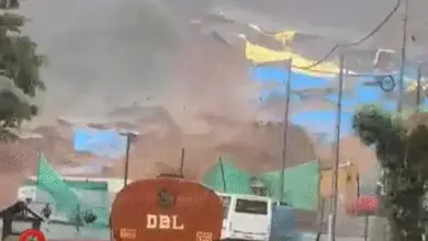 डोडा में बादल फटने के बाद मलबे से प्रभावित इलाका और भारी बारिश के बीच मुंबई का दृश्य।