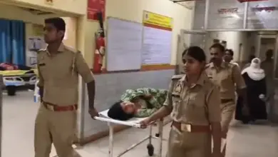 कानपुर के कलक्टरगंज होटल में हुई संदिग्ध मौत की पुलिस जांच का दृश्य।
