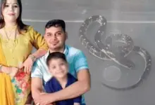 मेरठ में करैत सांप से कथित हत्या के मामले की जांच करती पुलिस।