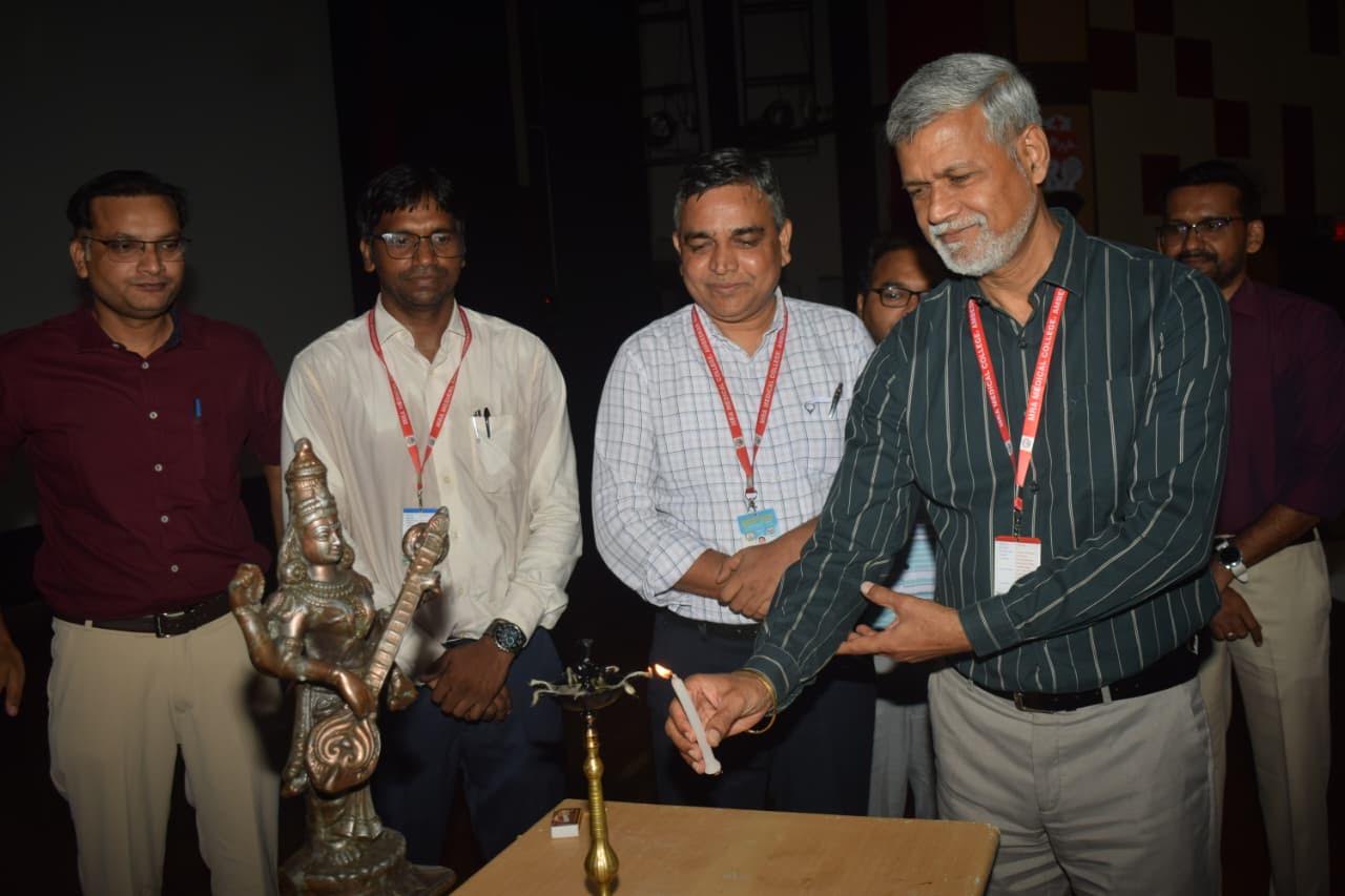 महामाया राजकीय एलोपैथिक मेडिकल कॉलेज में इंटर्न चिकित्सकों के ओरिएंटेशन कार्यक्रम का सांकेतिक चित्र।