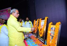 अकबरपुर के लोहिया भवन में महाराजा दक्ष प्रजापति जयंती समारोह में उपस्थित कैबिनेट मंत्री ओमप्रकाश राजभर।