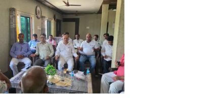 अम्बेडकरनगर में प्रतिभा अलंकरण समारोह और छात्रवृत्ति योजना की घोषणा करते डॉ. पवन कुमार तिवारी।