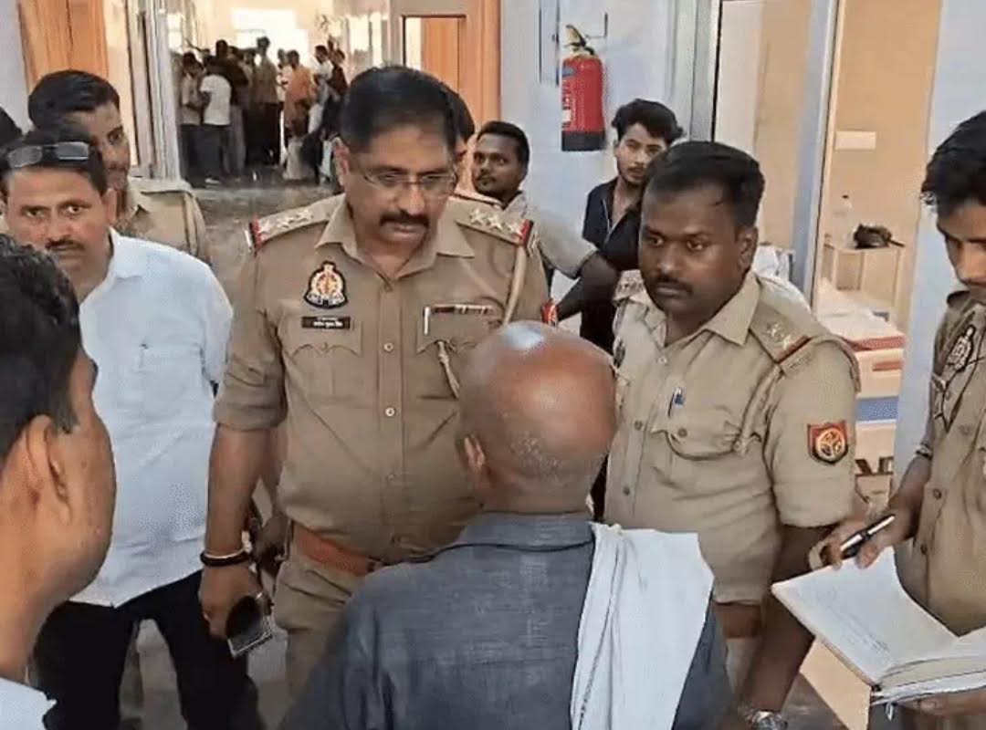 अंबेडकरनगर में शादी से पहले मंगेतर द्वारा युवती पर धारदार हथियार से किए गए हमले की सांकेतिक तस्वीर।
