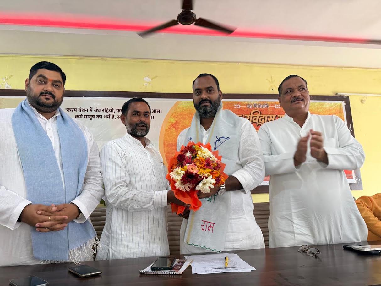 अंबेडकरनगर के अटल भवन में समरसता संकल्प अभियान की जिला कार्यशाला में मौजूद भाजपा पदाधिकारी और कार्यकर्ता।
