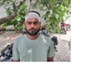 अंबेडकरनगर के जलालपुर में जानलेवा हमले के बाद पुलिस जांच का दृश्य।