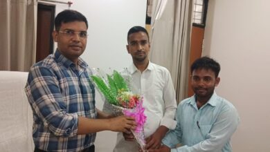 अम्बेडकरनगर के आलापुर तहसील परिसर में नवागत एसडीएम धर्मेंद्र सिंह का स्वागत समारोह।