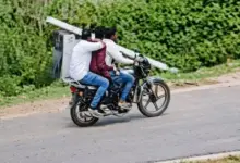 चित्रकूट के देवांगना घाटी क्षेत्र में कथित गैंगरेप मामले की जांच करती पुलिस की सांकेतिक तस्वीर।