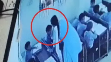 फिरोजाबाद के स्कूल में बच्चों से मारपीट मामले का प्रतीकात्मक दृश्य