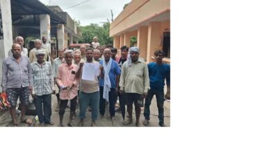 अंबेडकरनगर के कैथा गांव में सार्वजनिक तालाब की भूमि पर अवैध कब्जे के मामले का सांकेतिक दृश्य।