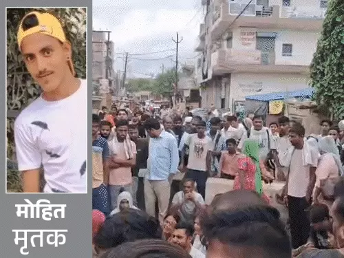 गाजियाबाद में बर्थडे पार्टी के दौरान युवक की हत्या के बाद घटनास्थल पर जांच करती पुलिस