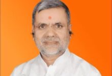 अंबेडकरनगर संयुक्त जिला चिकित्सालय में वित्तीय अनियमितता की जांच करती प्रशासनिक टीम