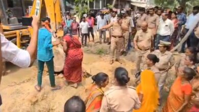 अंबेडकरनगर के मानस नगर में रास्ते के विवाद के दौरान विरोध प्रदर्शन का सांकेतिक दृश्य।