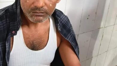 अम्बेडकरनगर के धनुकारा गांव में मेड़ विवाद के बाद पुलिस जांच का प्रतीकात्मक दृश्य।