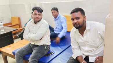 अंबेडकरनगर सीएमओ कार्यालय के वेटिंग रूम से जुड़ा मामला।