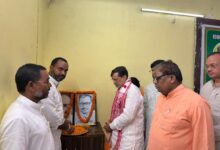 अंबेडकरनगर के भाजपा जिला कार्यालय अटल भवन में संगठनात्मक बैठक को संबोधित करते क्षेत्रीय अध्यक्ष अवधेश द्विवेदी।