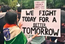 पेपर लीक रोकने के लिए प्रस्तावित संशोधन विधेयक पर चर्चा का प्रतीकात्मक दृश्य।