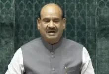 लोकसभा और राज्यसभा में हंगामे के दौरान संसद की कार्यवाही।