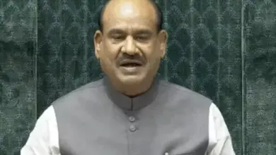 लोकसभा और राज्यसभा में हंगामे के दौरान संसद की कार्यवाही।