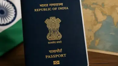 भारतीय पासपोर्ट और विदेश मंत्रालय से जुड़ी सांकेतिक तस्वीर।