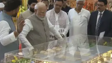 राजस्थान के पचपदरा में देश की सबसे आधुनिक रिफाइनरी का उद्घाटन करते प्रधानमंत्री नरेंद्र मोदी।