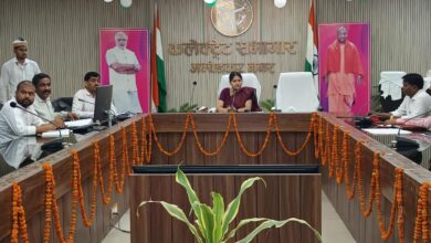 अंबेडकरनगर में डीएम द्वारा यूरिया और डीएपी खाद आपूर्ति की समीक्षा बैठक