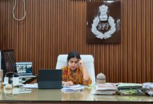 अंबेडकरनगर पुलिस कार्यालय में जनसुनवाई के दौरान लोगों की शिकायतें सुनतीं पुलिस अधीक्षक प्राची सिंह।