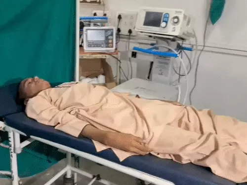 सूरत के सरकारी स्कूल में करंट लगने से 9वीं के छात्र की मौत से जुड़ी प्रतीकात्मक तस्वीर।