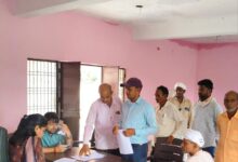 अम्बेडकरनगर में आयोजित भूमि विवाद निस्तारण चौपाल का दृश्य।