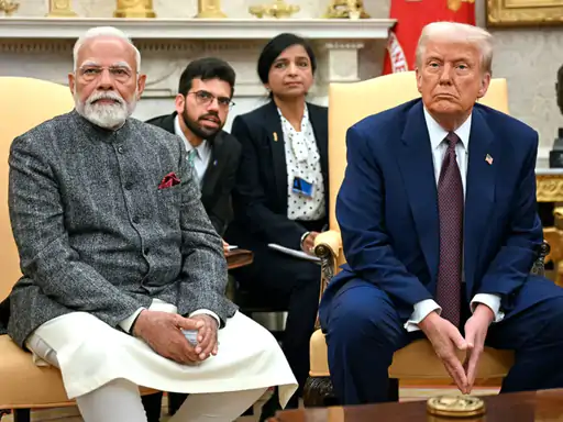 अमेरिका द्वारा भारत पर 10% अतिरिक्त टैरिफ लागू किए जाने से जुड़े व्यापार और निर्यात का प्रतीकात्मक दृश्य।