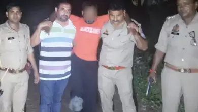 सहारनपुर में पुलिस मुठभेड़ के बाद गिरफ्तार किए गए चोरी के आरोपी
