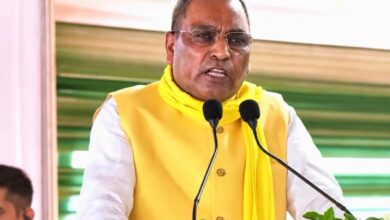अम्बेडकरनगर के गोविंद साहब धाम में कार्यक्रम के दौरान संबोधन देते प्रभारी मंत्री ओमप्रकाश राजभर।