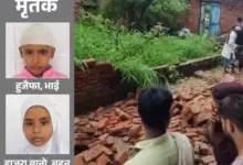 बाराबंकी के गुलचप्पा कलां गांव में जर्जर दीवार गिरने के बाद का सांकेतिक दृश्य।