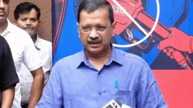 E20 फ्यूल और एथेनॉल नीति पर प्रेस कॉन्फ्रेंस करते अरविंद केजरीवाल।
