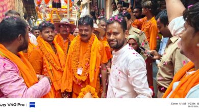 अंबेडकरनगर से अयोध्या के लिए रवाना होते कांवड़ियों के जत्थे