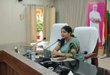 अंबेडकरनगर कलेक्ट्रेट में एक जनपद एक व्यंजन योजना की कार्यशाला में मौजूद अधिकारी और उद्यमी