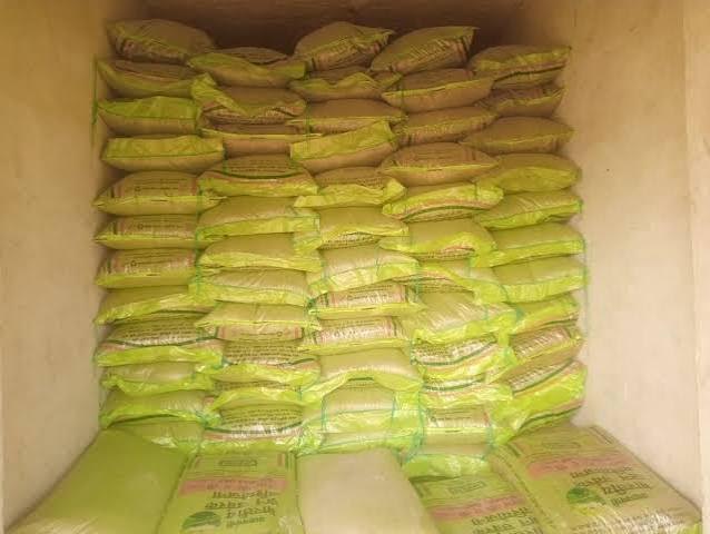 अंबेडकरनगर में यूरिया और अन्य उर्वरकों का पर्याप्त स्टॉक