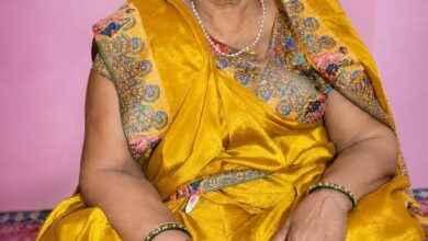 अंबेडकरनगर में सड़क हादसे के बाद जांच करती पुलिस और घटनास्थल की सांकेतिक तस्वीर।