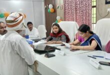 अंबेडकरनगर अकबरपुर तहसील में संपूर्ण समाधान दिवस पर शिकायतें सुनतीं डीएम ईशा प्रिया