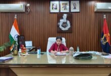 अंबेडकरनगर पुलिस कार्यालय में जनसुनवाई करतीं एसपी प्राची सिंह