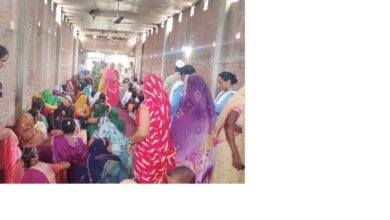 अंबेडकरनगर के चैनपुर में आयोजित निरंकारी सत्संग में शामिल श्रद्धालुओं का दृश्य।